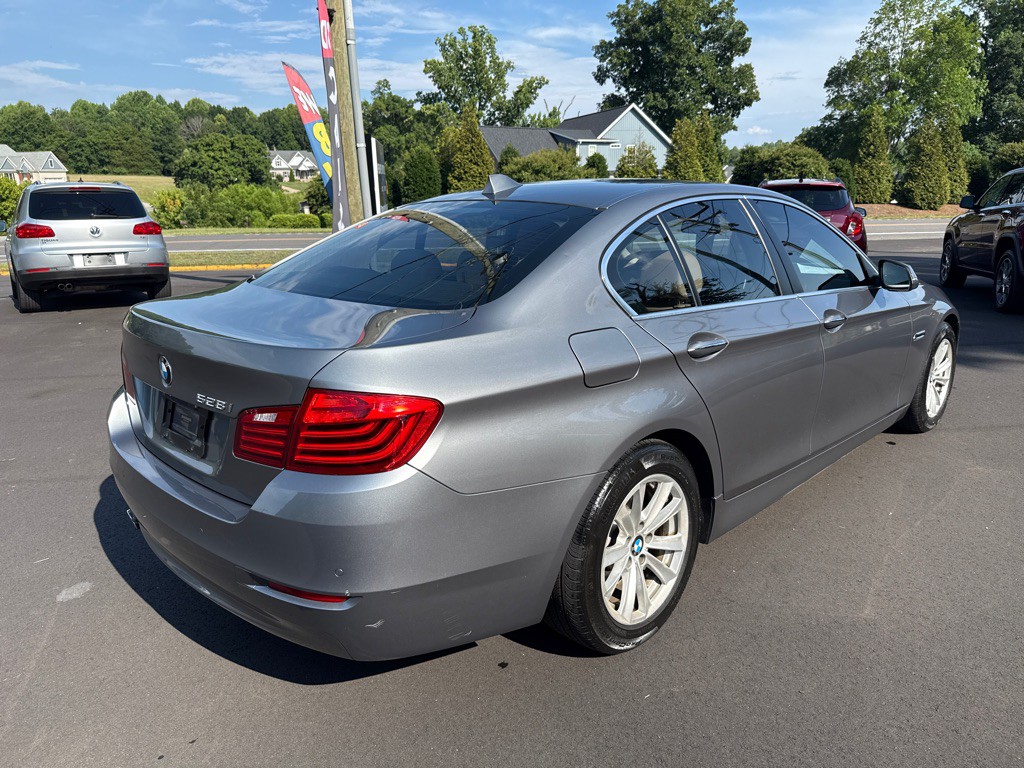 2016 BMW 5 Series Image 2