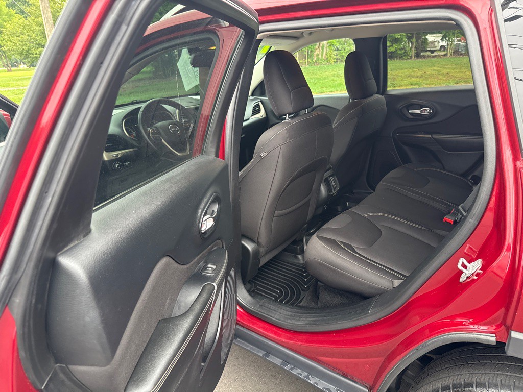 2015 Jeep Cherokee Image 10