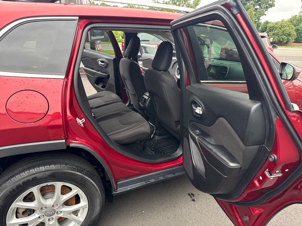 2015 Jeep Cherokee Image 12