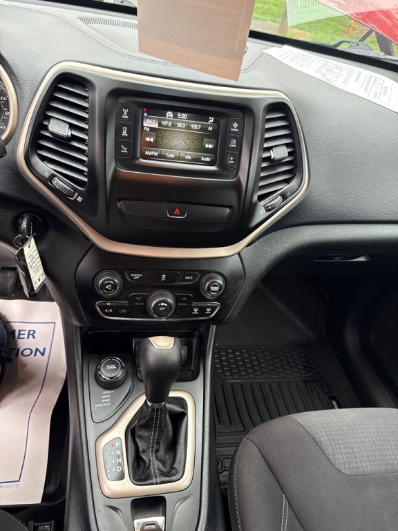2015 Jeep Cherokee Image 16