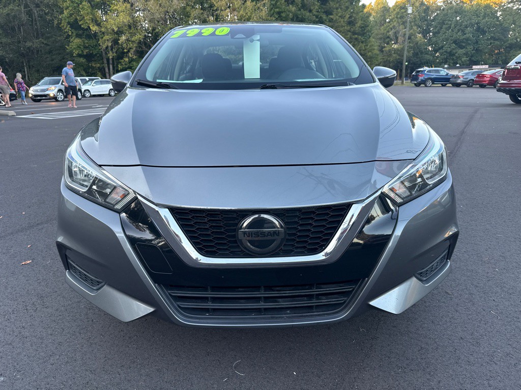 2020 Nissan Versa Image 3
