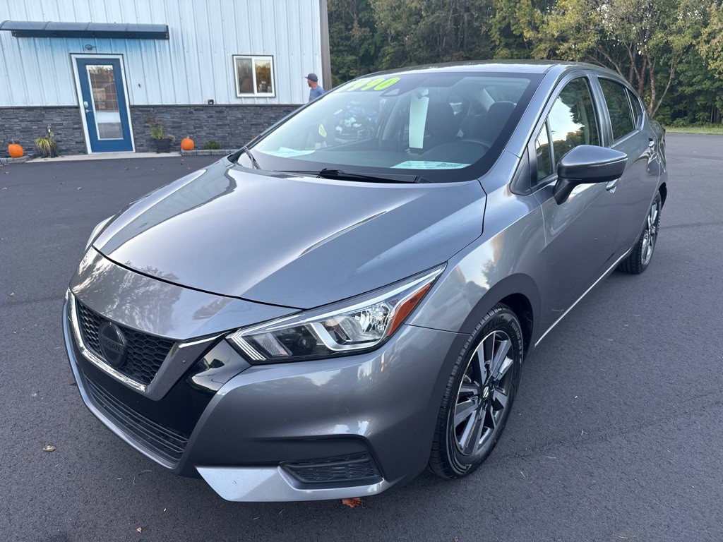 2020 Nissan Versa Image 4