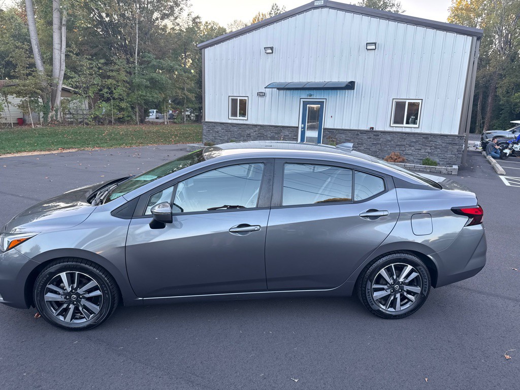 2020 Nissan Versa Image 5