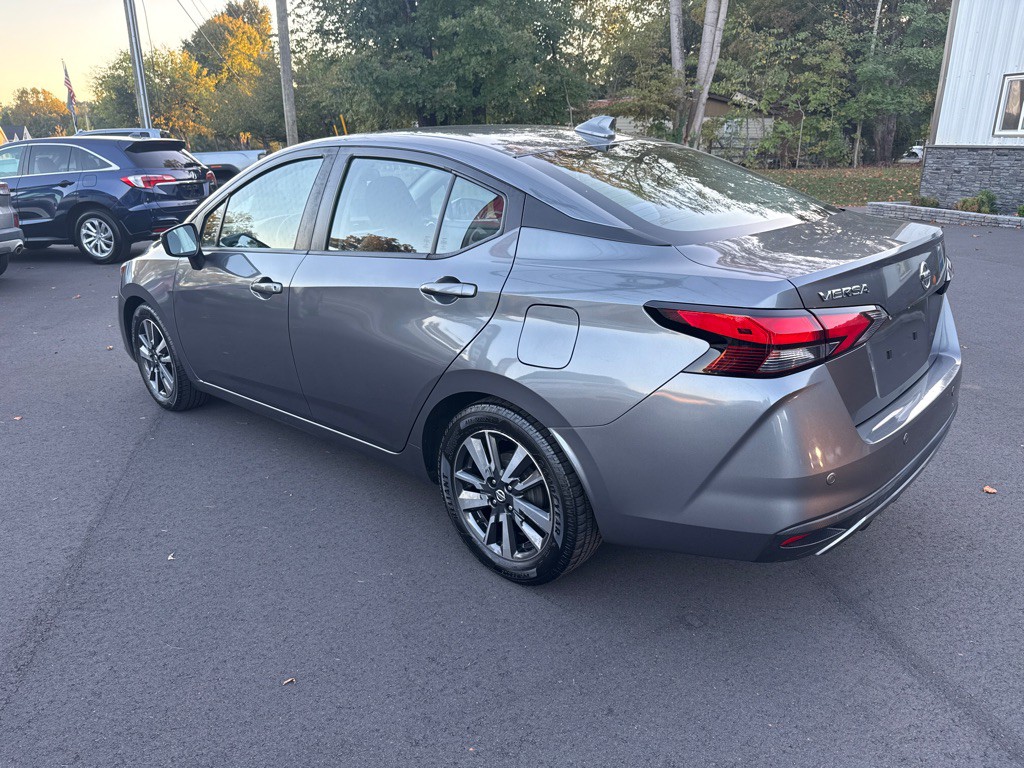 2020 Nissan Versa Image 6