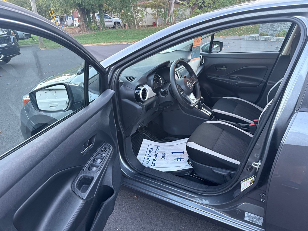 2020 Nissan Versa Image 9