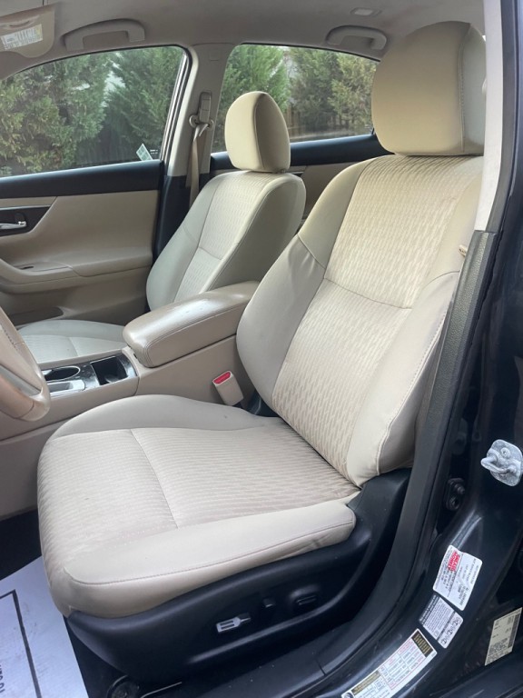2016 Nissan Altima Image 8