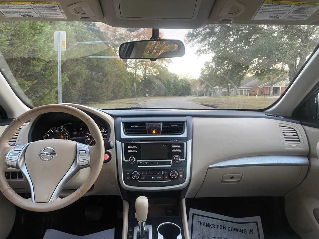 2016 Nissan Altima Image 12
