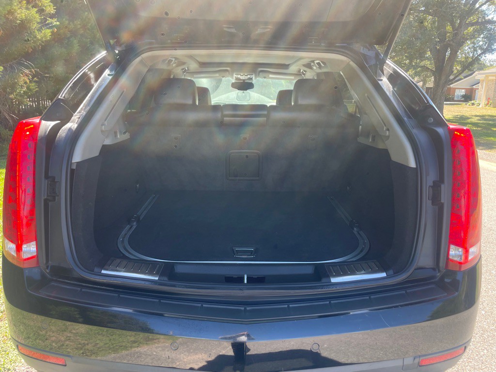 2011 Cadillac SRX Image 8