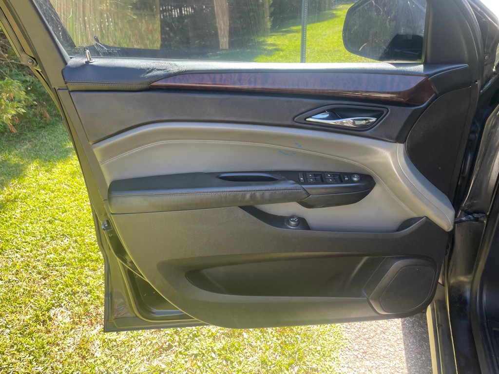 2011 Cadillac SRX Image 10