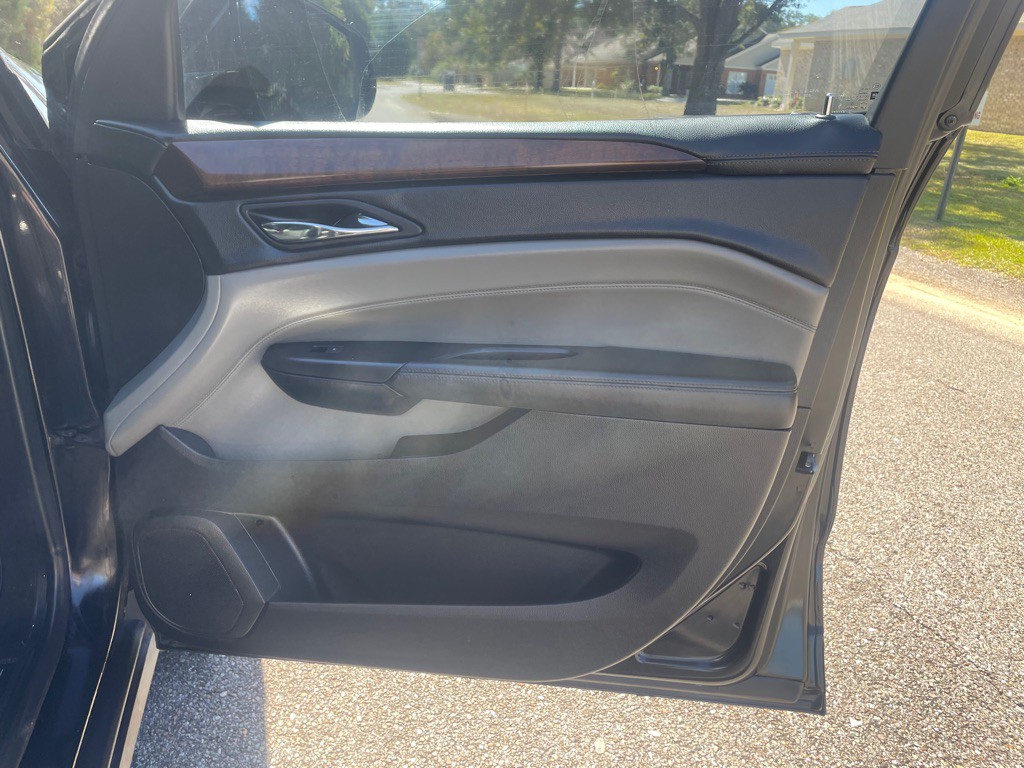 2011 Cadillac SRX Image 16