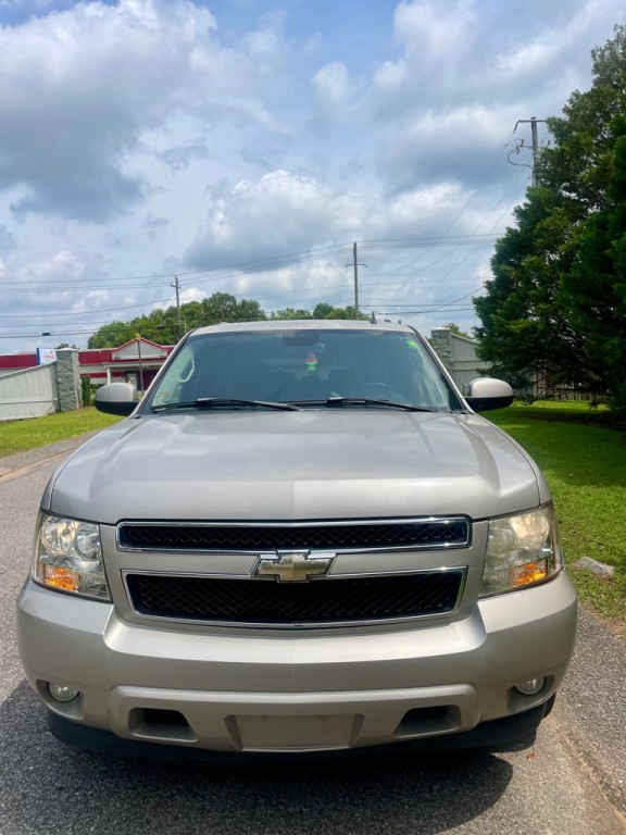 2007 Chevrolet Suburban Image 2