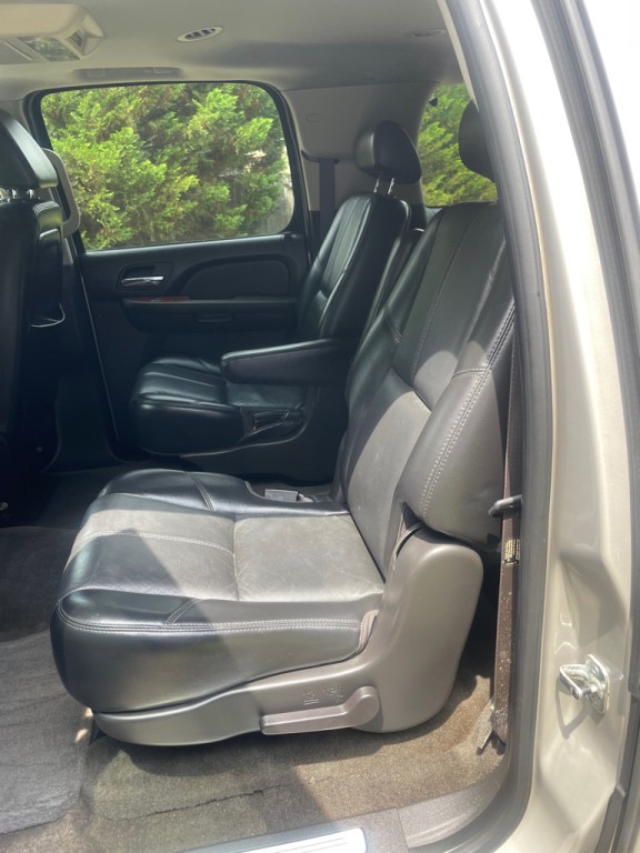 2007 Chevrolet Suburban Image 10