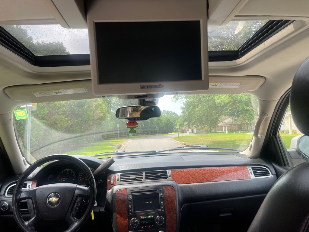 2007 Chevrolet Suburban Image 12