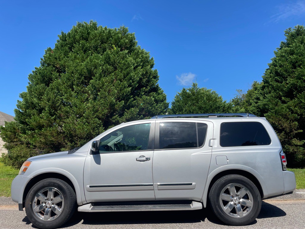 2014 Nissan Armada Image 2