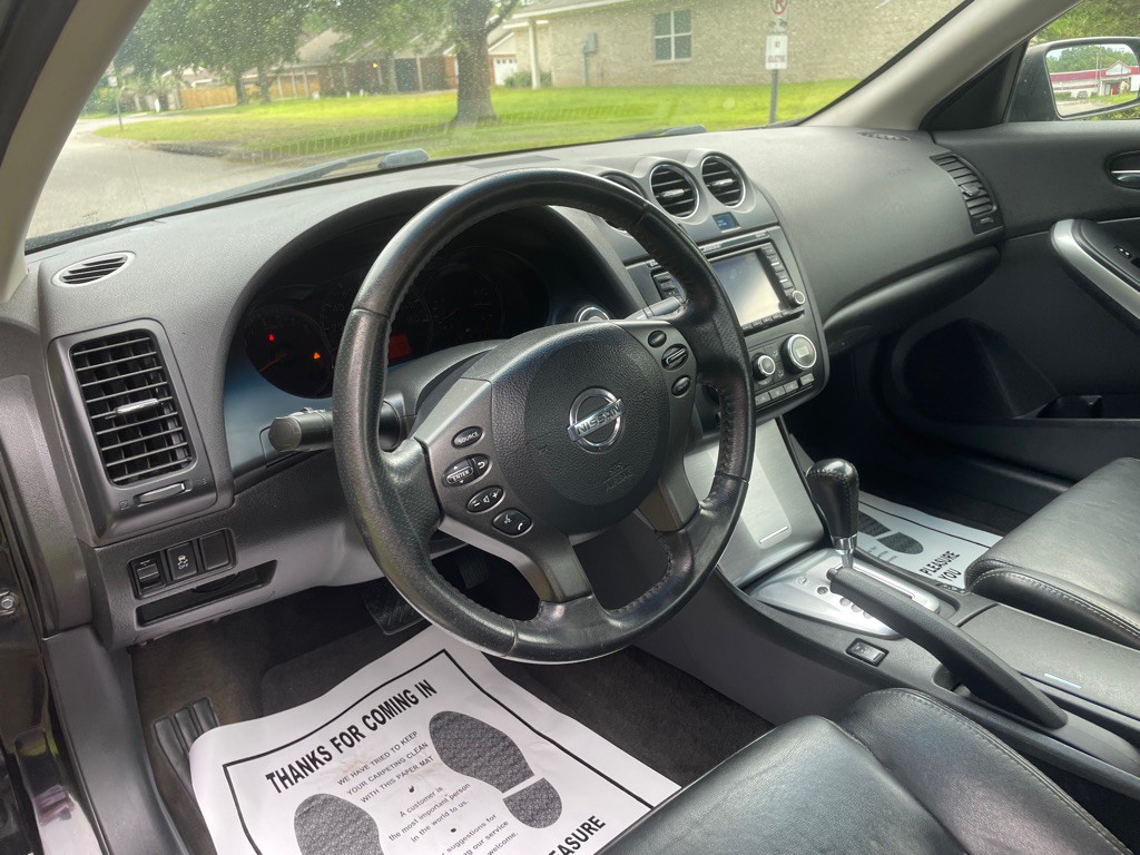 2011 Nissan Altima Image 10