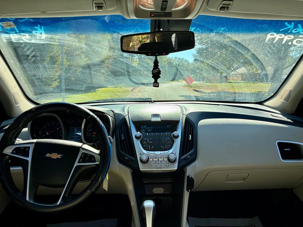 2011 Chevrolet Equinox Image 12