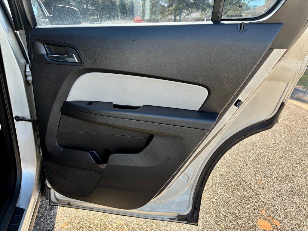 2011 Chevrolet Equinox Image 16