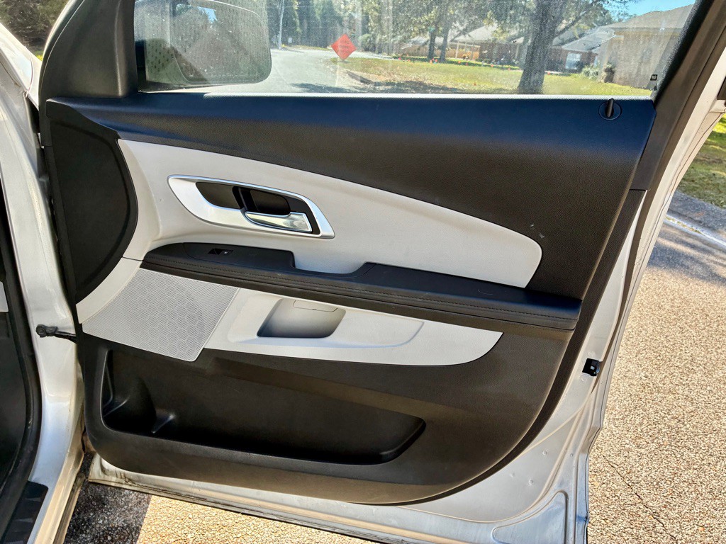 2011 Chevrolet Equinox Image 18