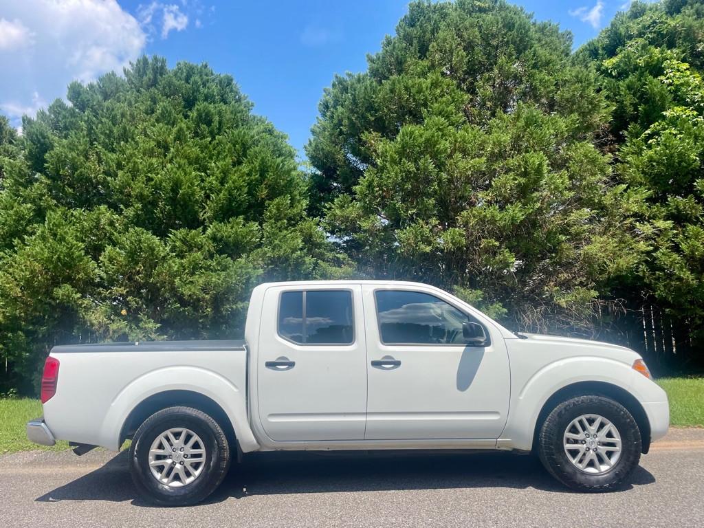 2016 Nissan Frontier Image 3