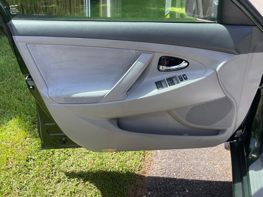 2011 Toyota Camry Image 10