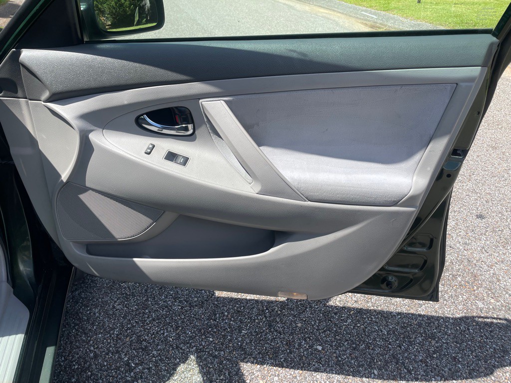 2011 Toyota Camry Image 16