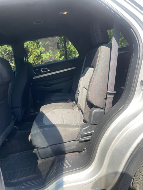 2016 Ford Explorer Image 9