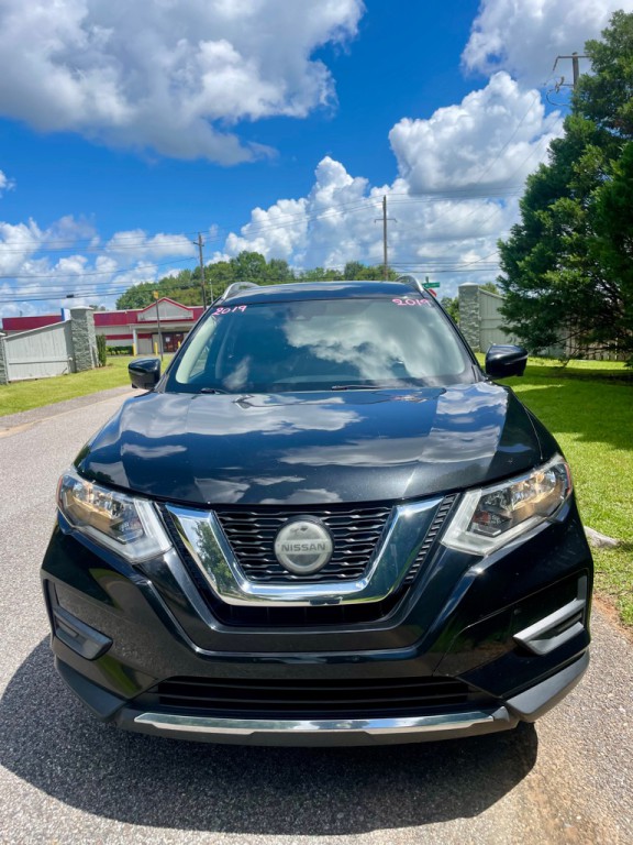 2019 Nissan Rogue Image 2