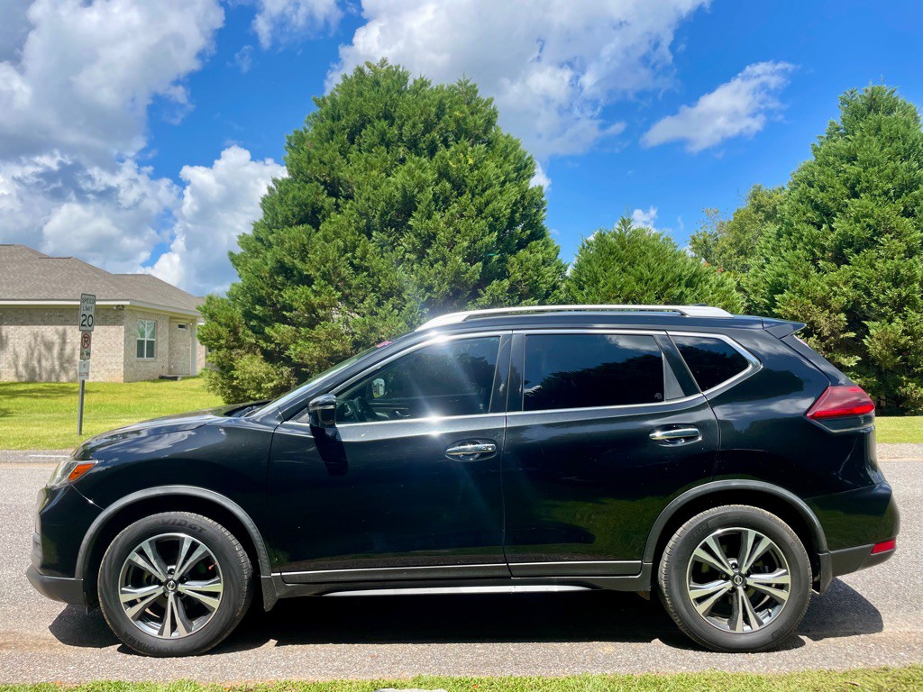 2019 Nissan Rogue Image 3