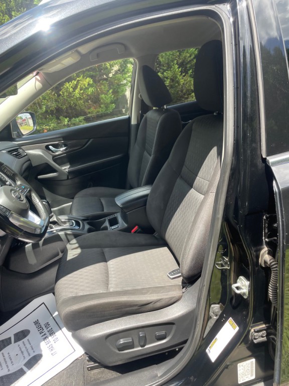 2019 Nissan Rogue Image 14