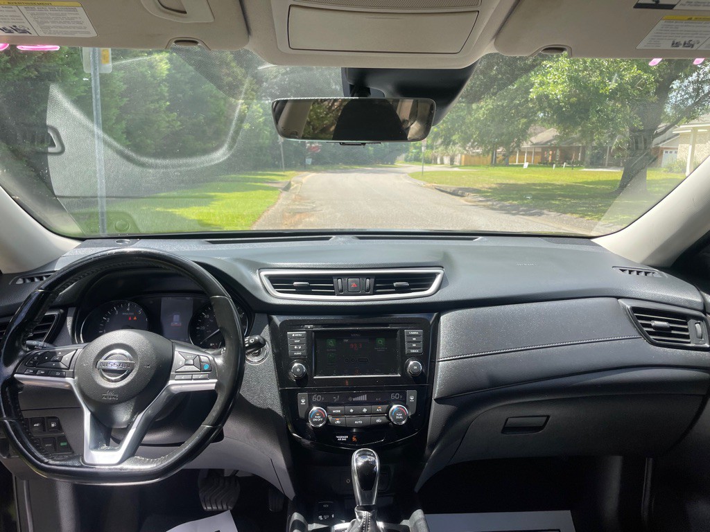 2019 Nissan Rogue Image 16
