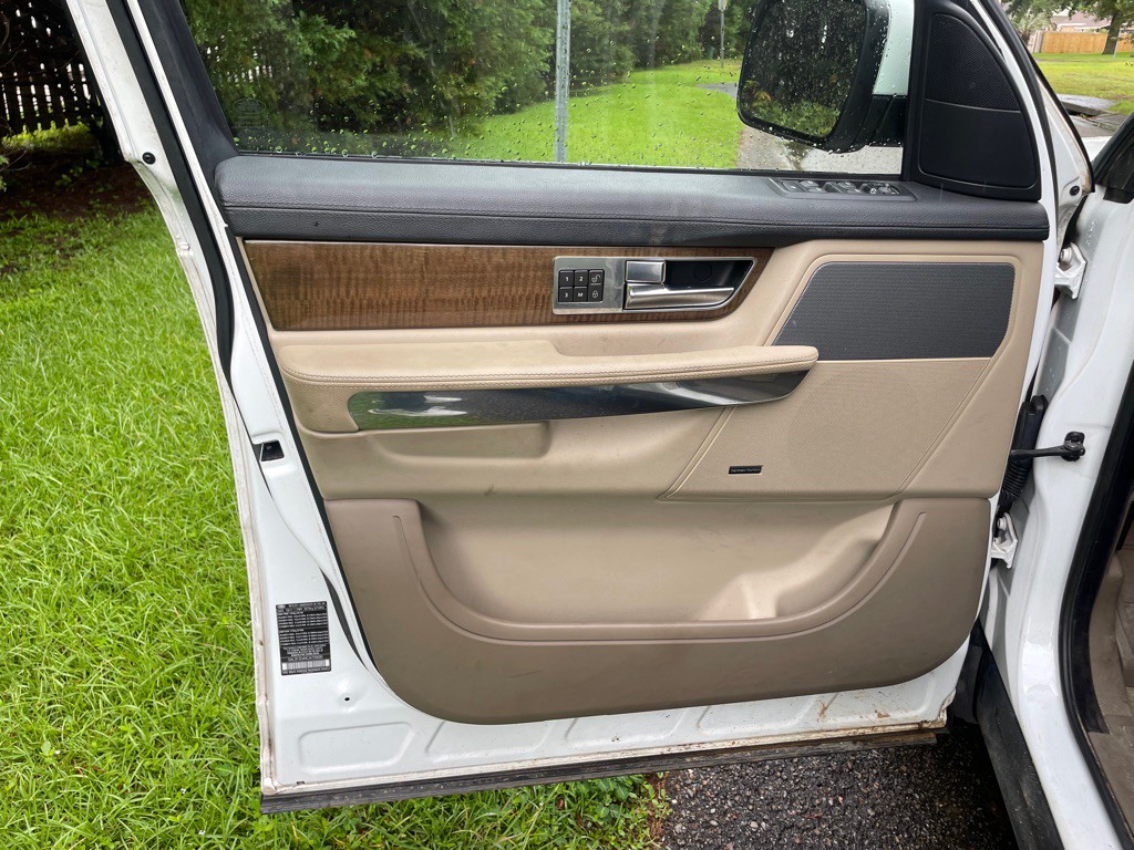 2012 Land Rover Range Rover Sport Image 9