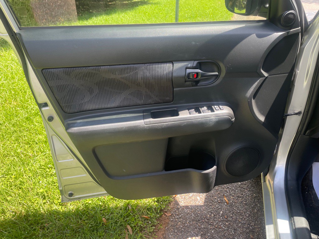 2012 Scion xB Image 9
