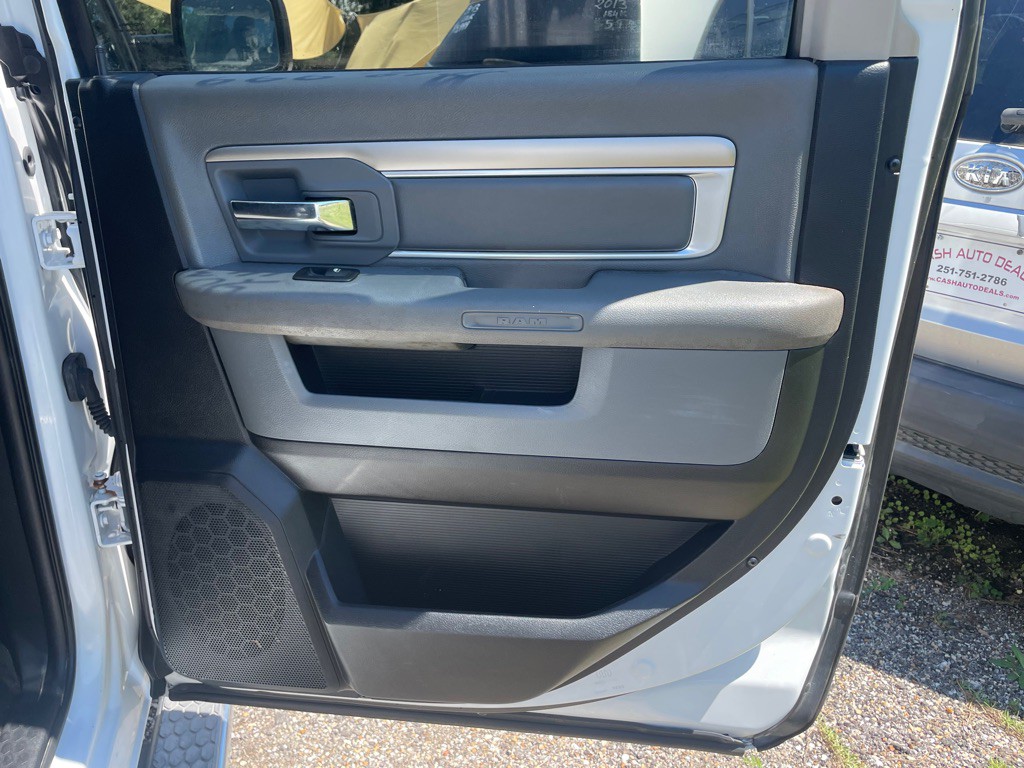 2014 RAM 1500 Image 10