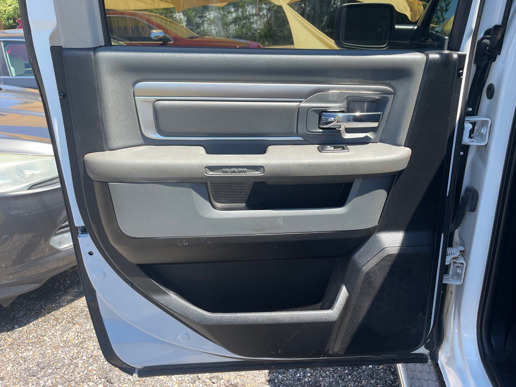 2014 RAM 1500 Image 16