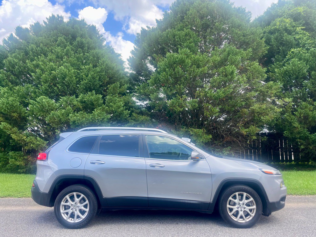 2016 Jeep Cherokee Image 19