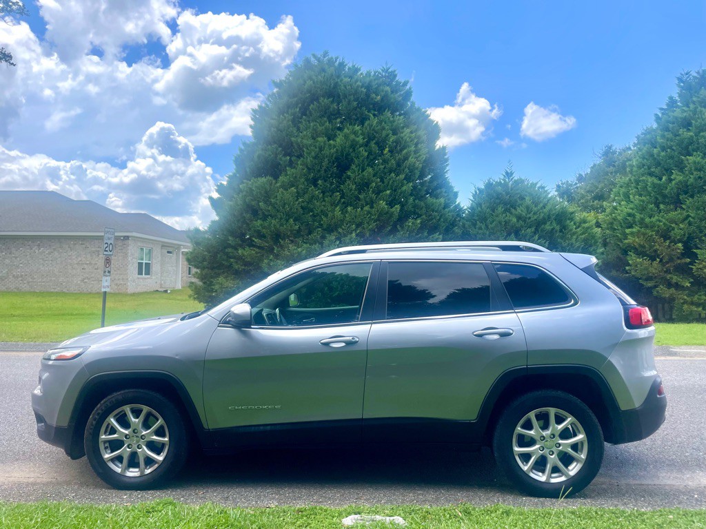 2016 Jeep Cherokee Image 23