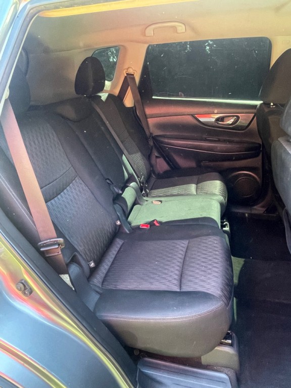 2018 Nissan Rogue Image 12