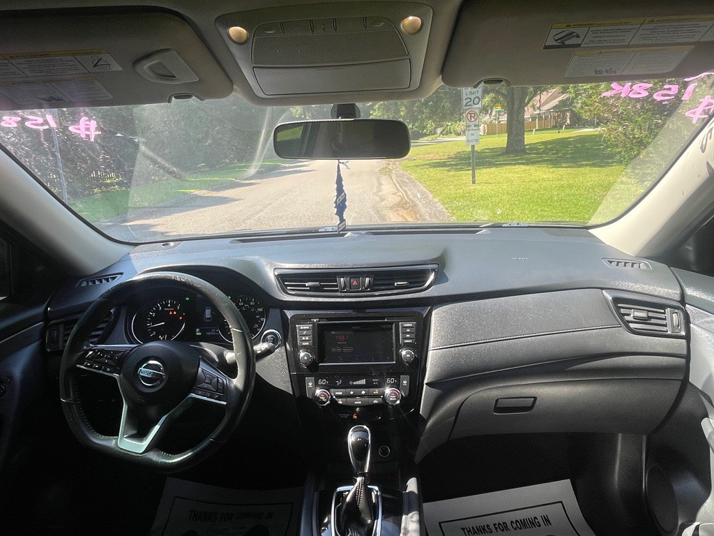 2018 Nissan Rogue Image 16