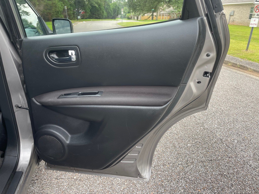 2015 Nissan Rogue Image 14