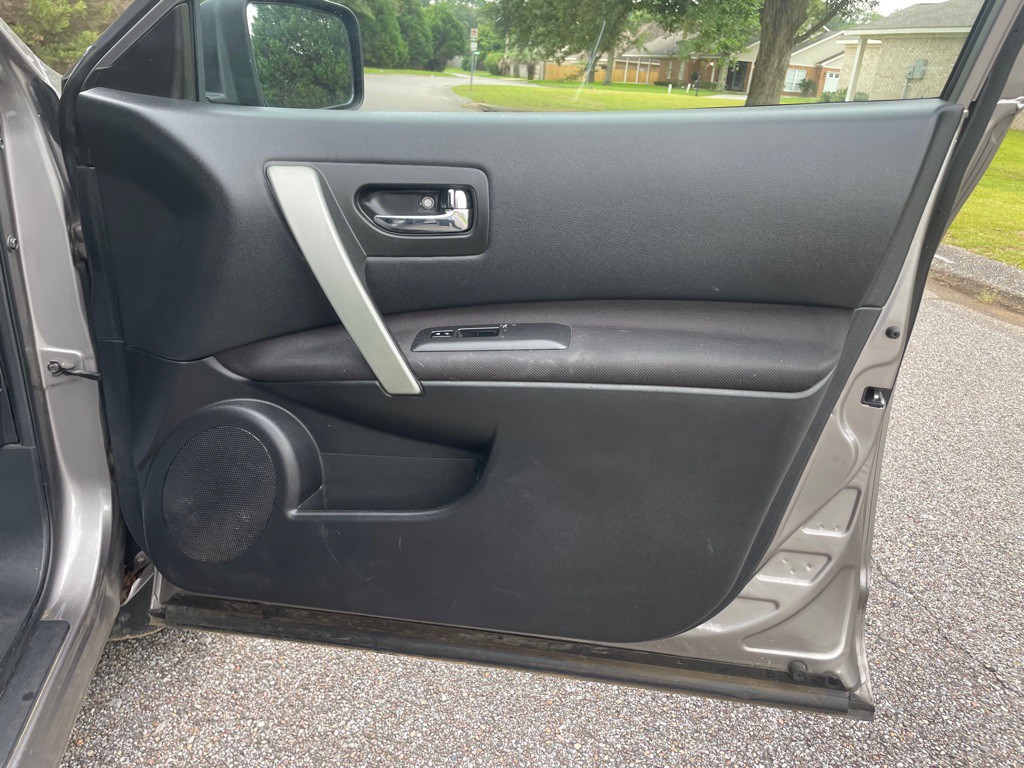 2015 Nissan Rogue Image 16