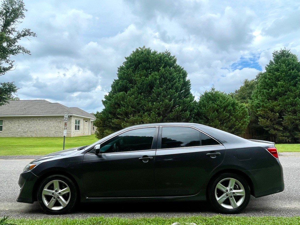 2013 Toyota Camry Image 6