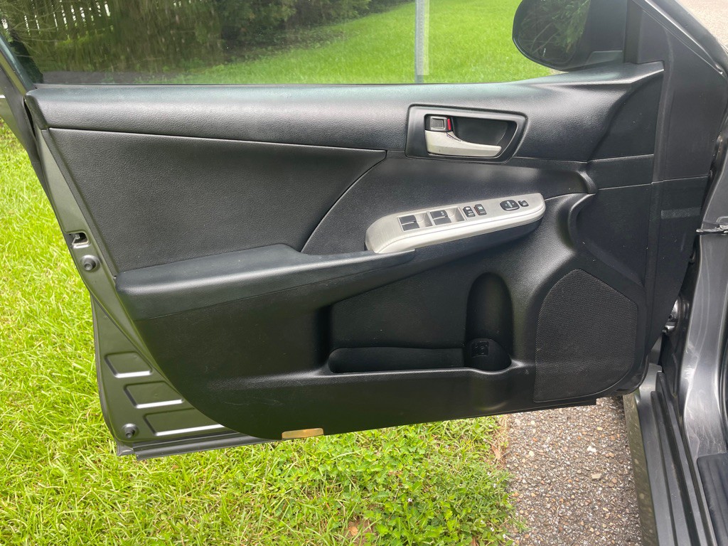 2013 Toyota Camry Image 8