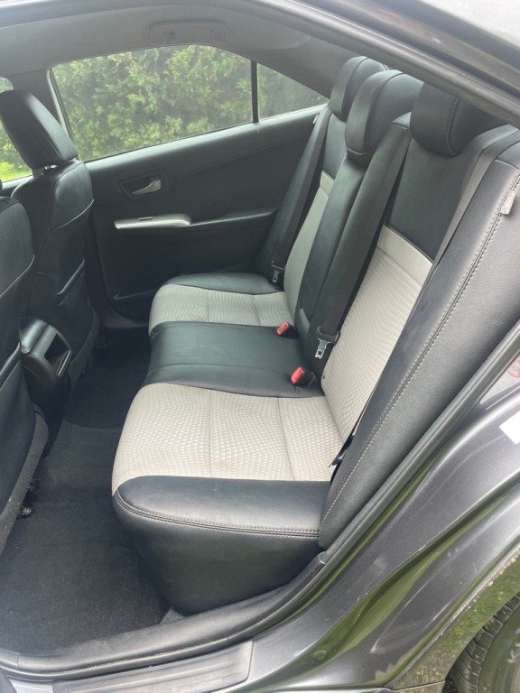 2013 Toyota Camry Image 9