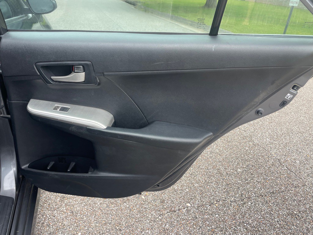 2013 Toyota Camry Image 12