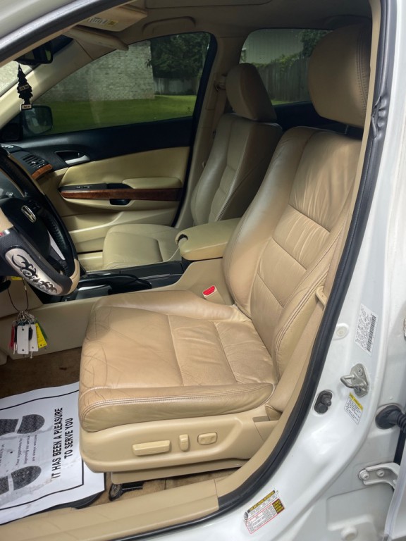 2012 Honda Accord Image 8