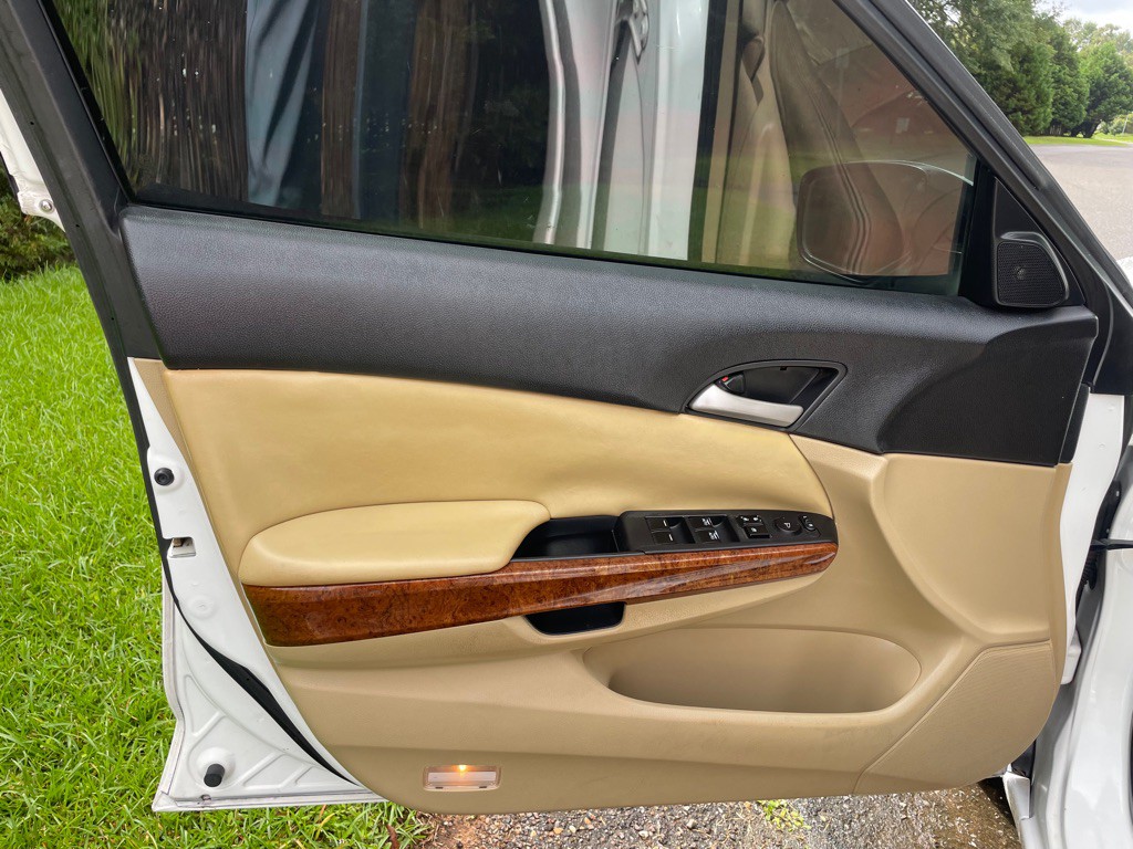 2012 Honda Accord Image 9