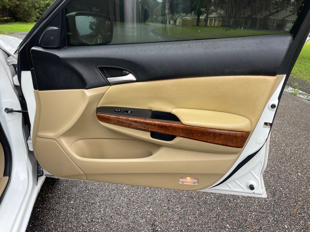 2012 Honda Accord Image 16