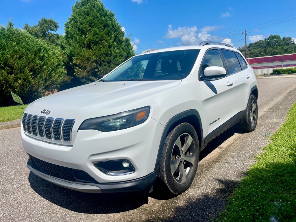 2020 Jeep Cherokee Image 1