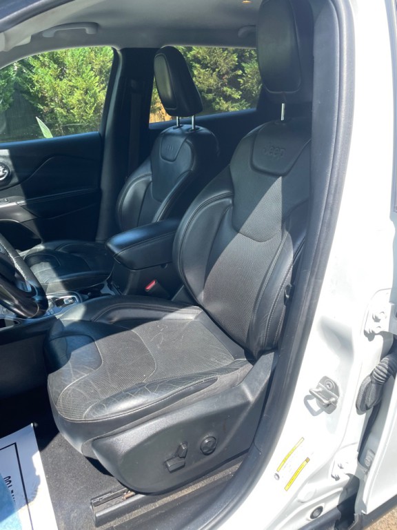 2020 Jeep Cherokee Image 9