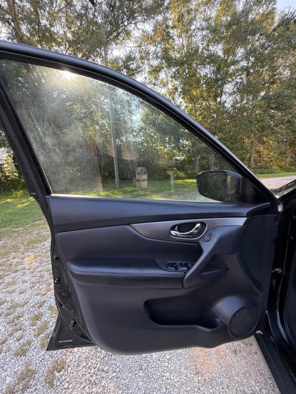 2016 Nissan Rogue Image 9
